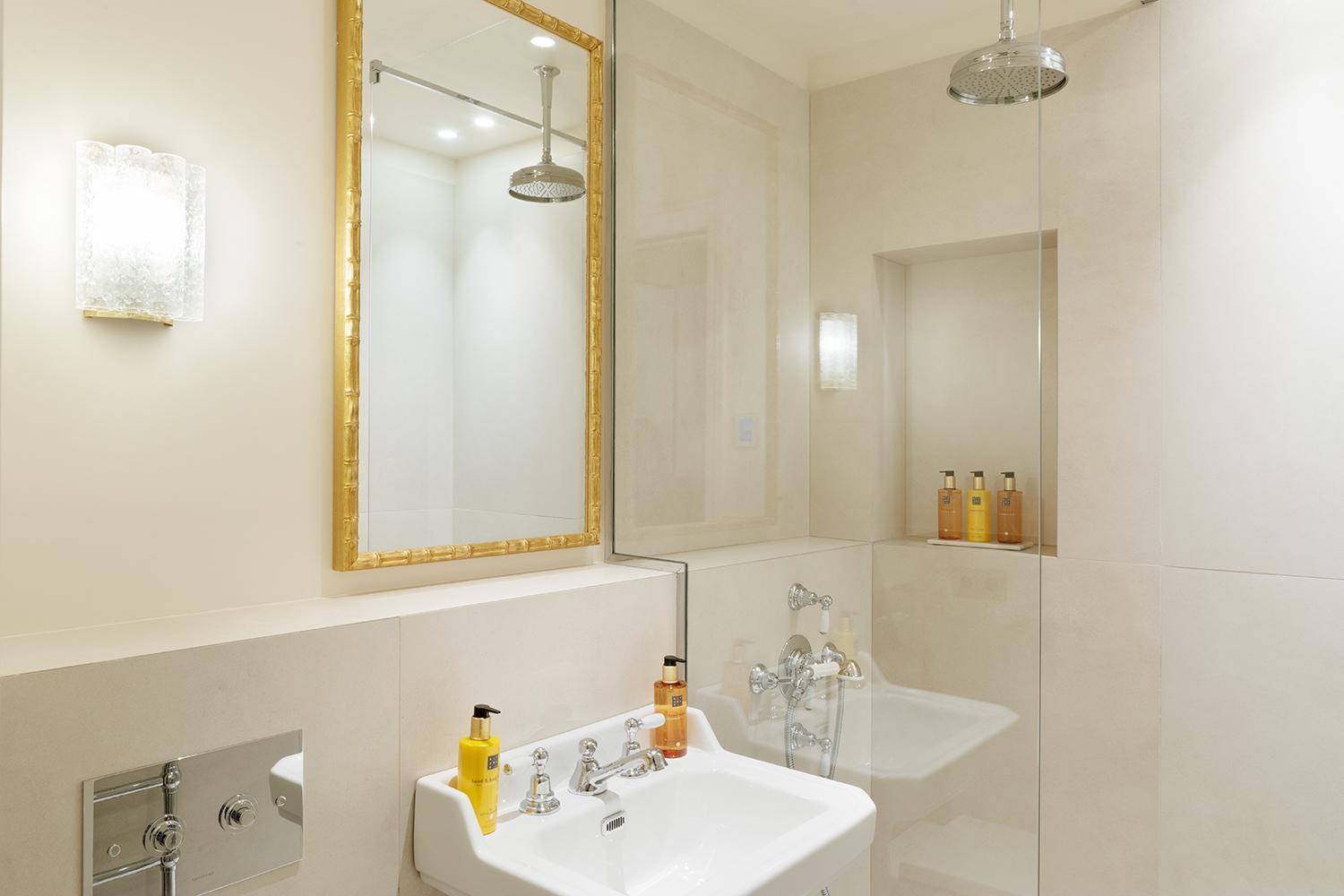 Pick A Flat's Apartements With Services In Louvre - Rue Des Halles Parijs