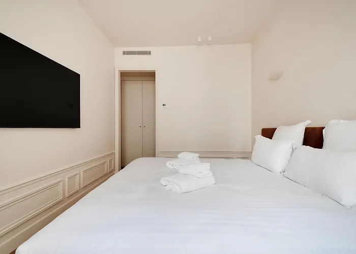Pick A Flat\'S Apartements With Services In Louvre - Rue Des Halles
